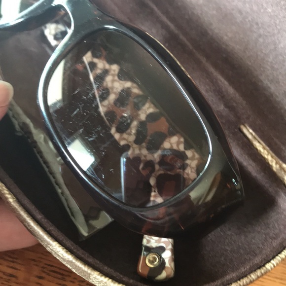 Coach sunglasses and case - Picture 11 of 11